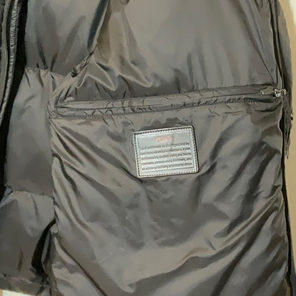 TUMI Black Puffer Jacket Large - Picture 6 of 14